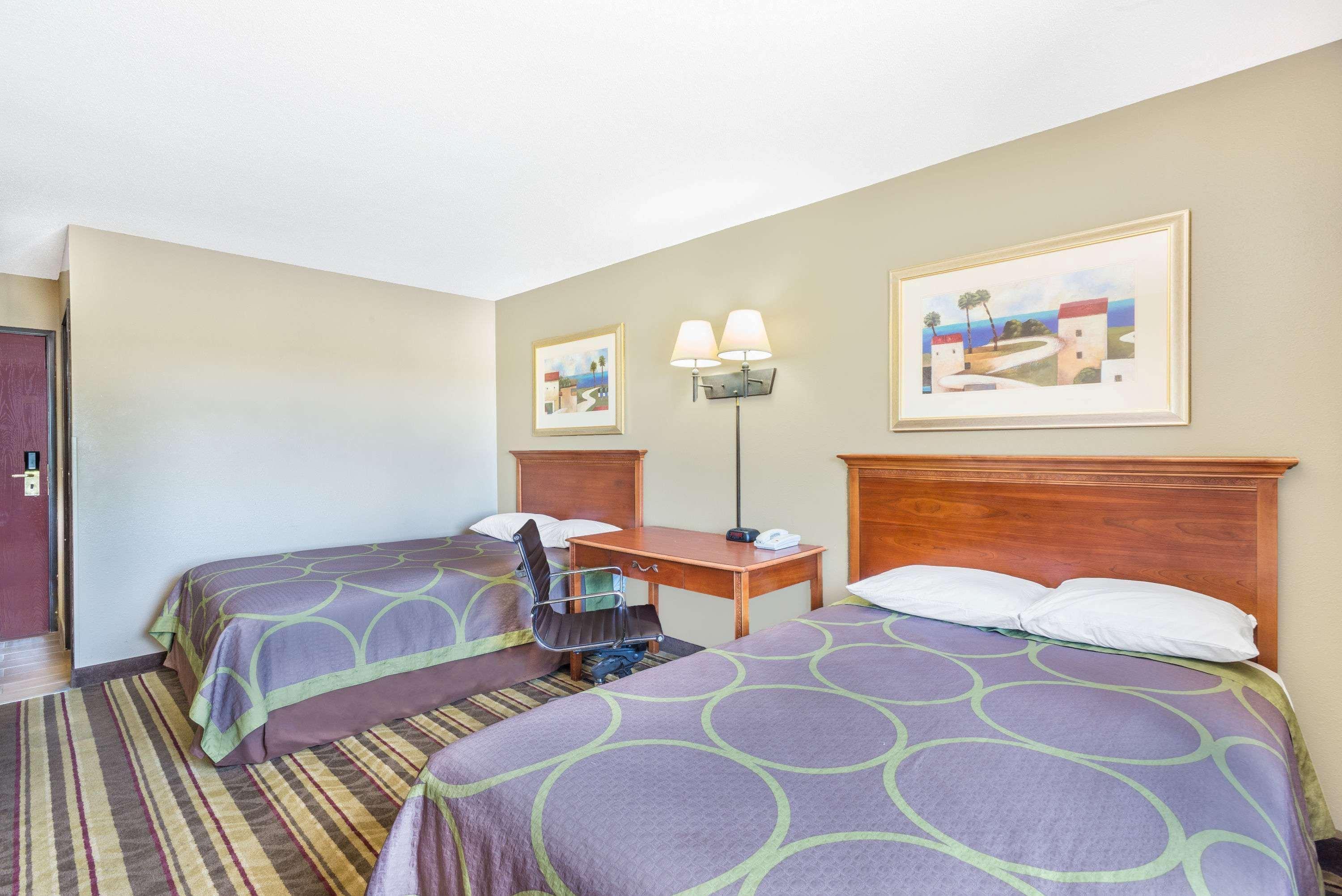 Super 8 By Wyndham Tilton/Lake Winnipesaukee Esterno foto