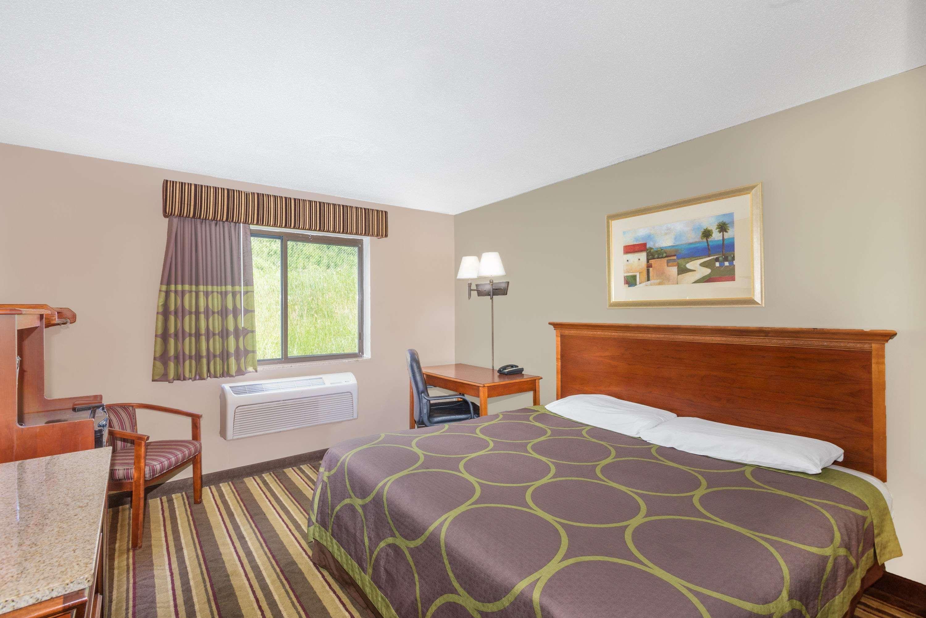 Super 8 By Wyndham Tilton/Lake Winnipesaukee Esterno foto