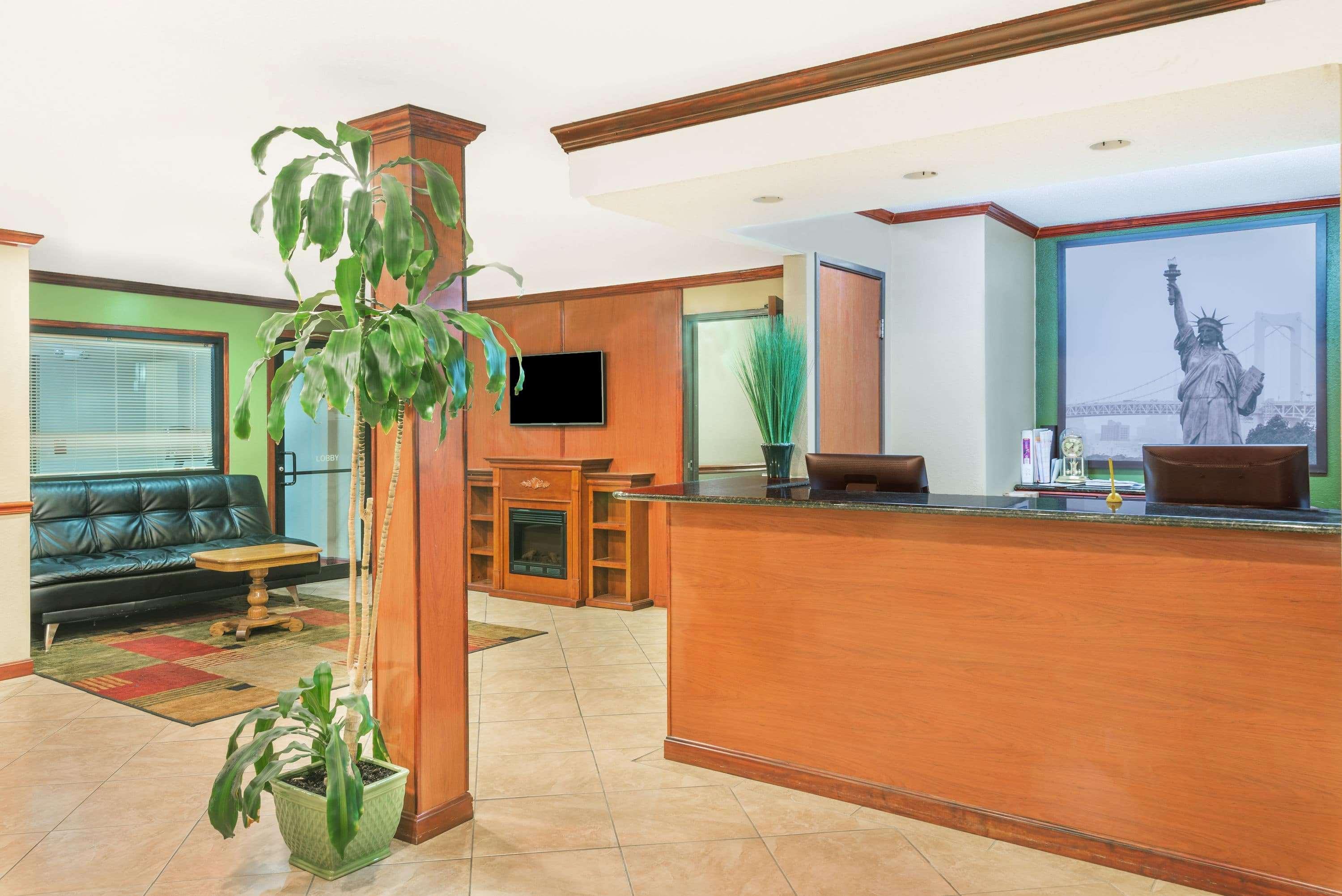 Super 8 By Wyndham Tilton/Lake Winnipesaukee Esterno foto