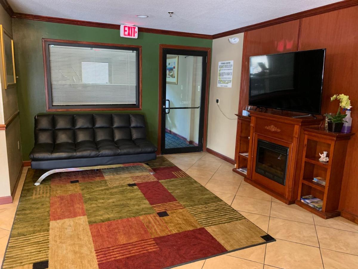 Super 8 By Wyndham Tilton/Lake Winnipesaukee Esterno foto